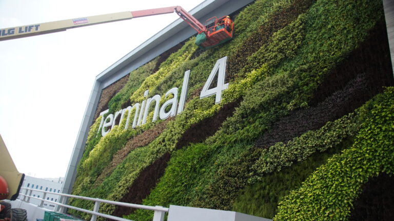 Sinagpore Changi Airport Terminal 4 exterior green wall